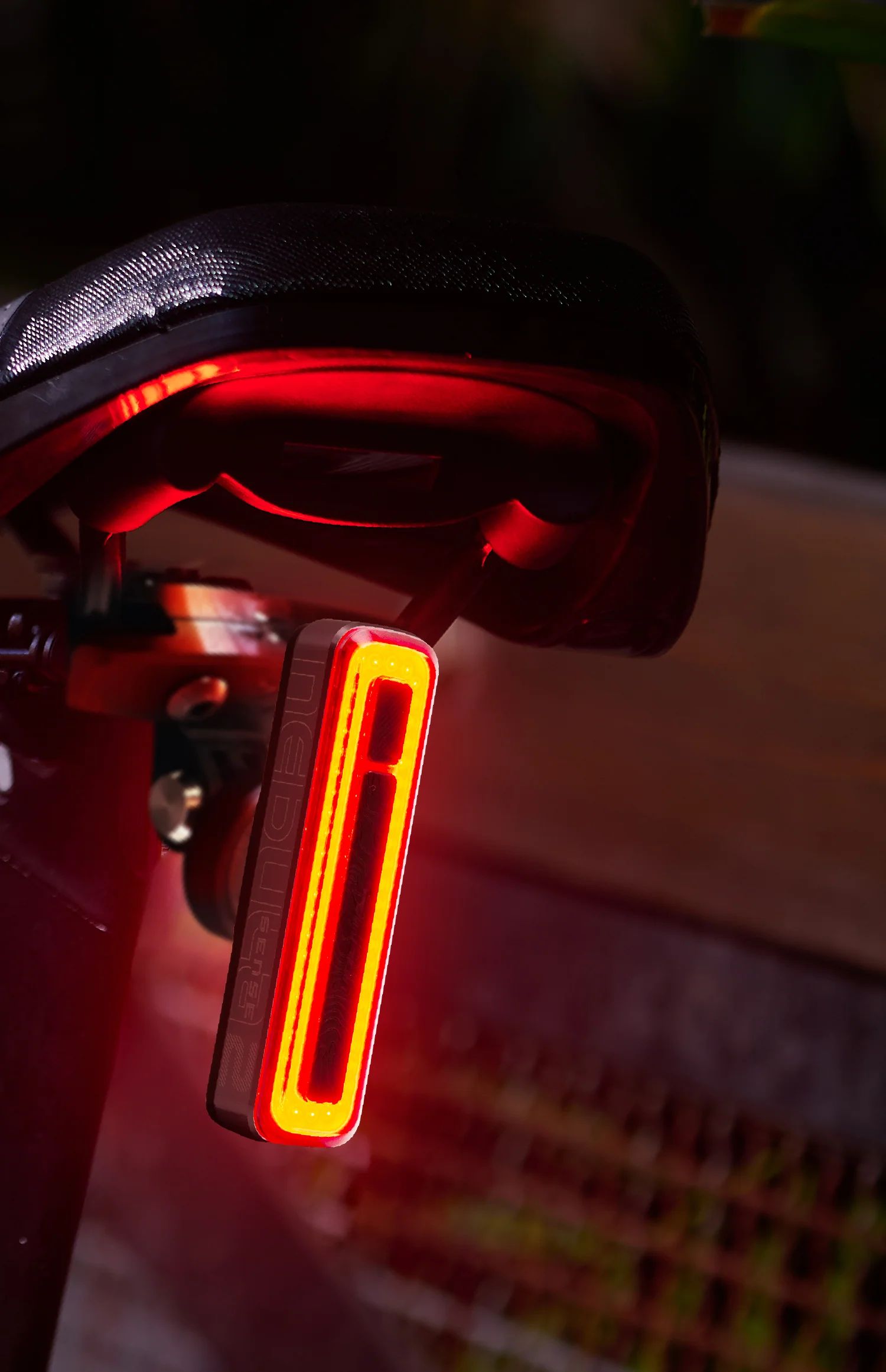 Фонарь задний Moon NEBULA 2 SENSE, 350 Лм, 7 режимов, USB‑C