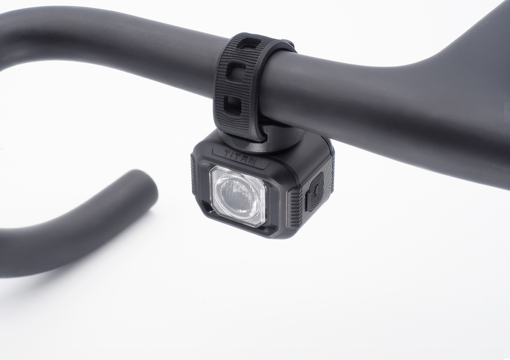 Велофара Moon TITAN Max 1700 люмен, USB-C, В комплекте крепеж gopro garmin