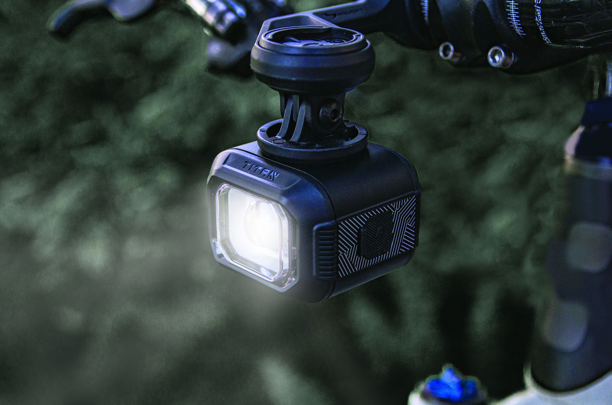 Велофара Moon TITAN Max 1700 люмен, USB-C, В комплекте крепеж gopro garmin