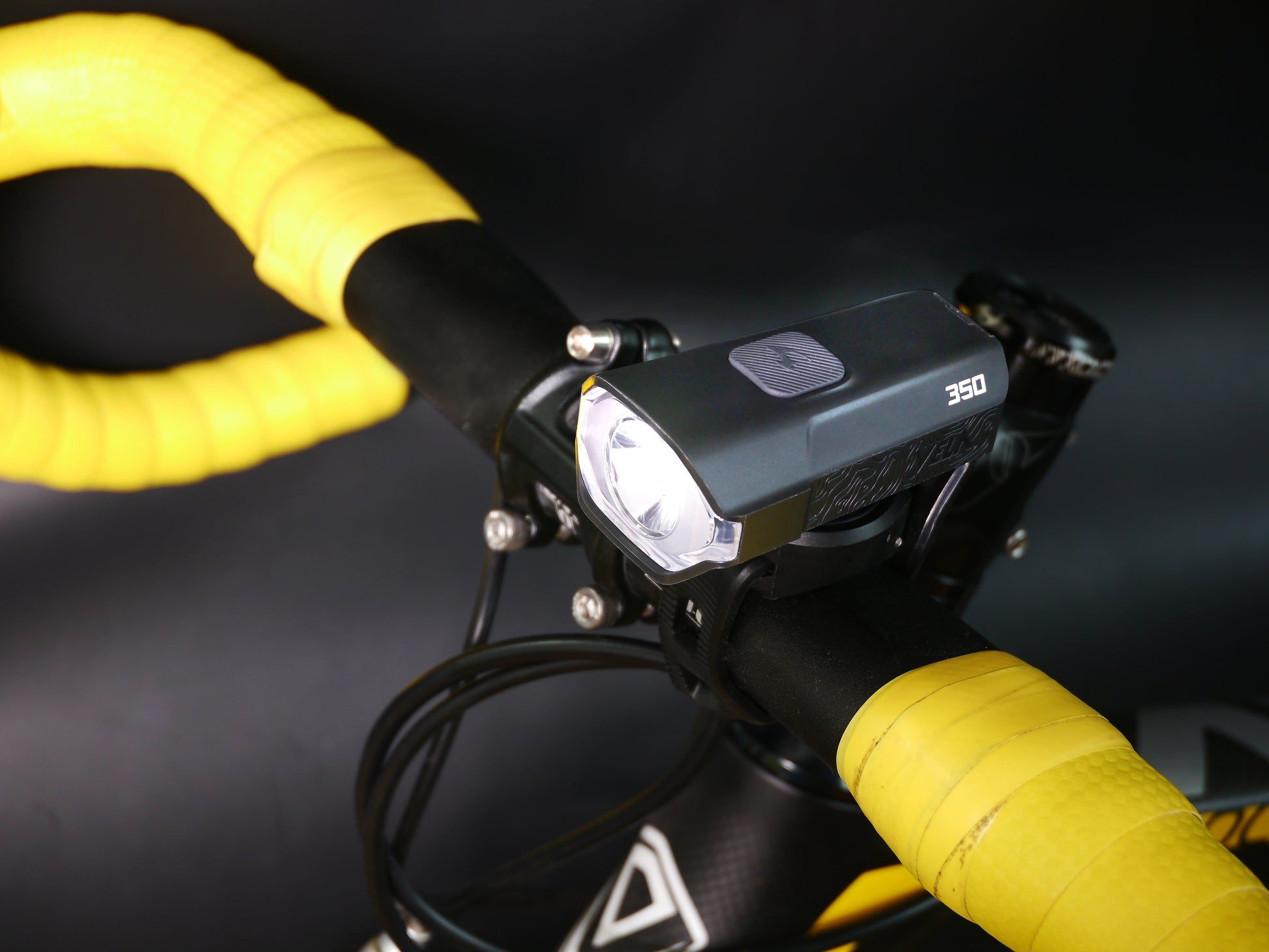 Фонарь велосипедный передний Moon VELA 350, 350 люмен, 1 диод, Li-Po аккумулятор 1600 mAh, зеленый ц