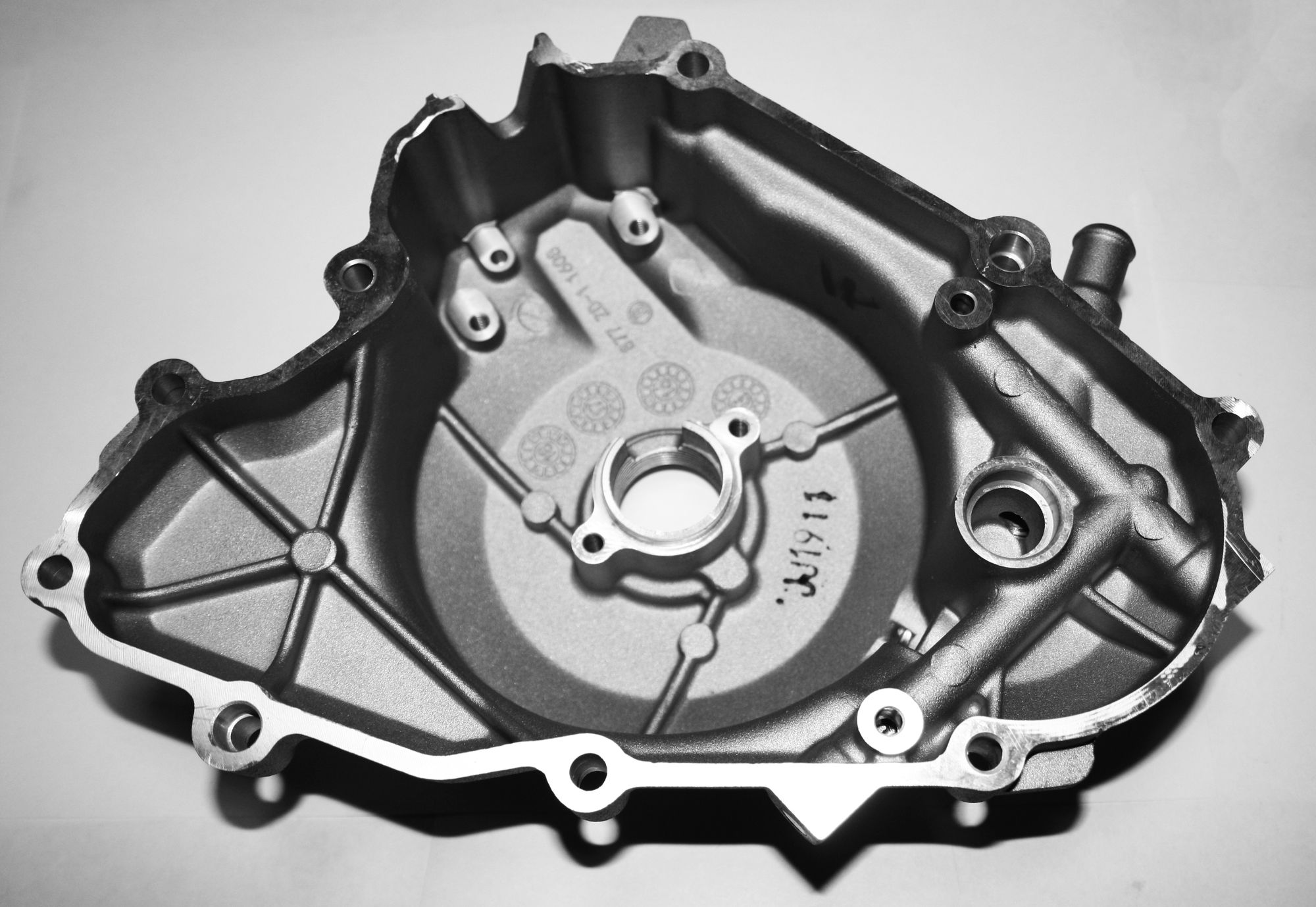 Крышка картера левого передняя BSE ZS177MM