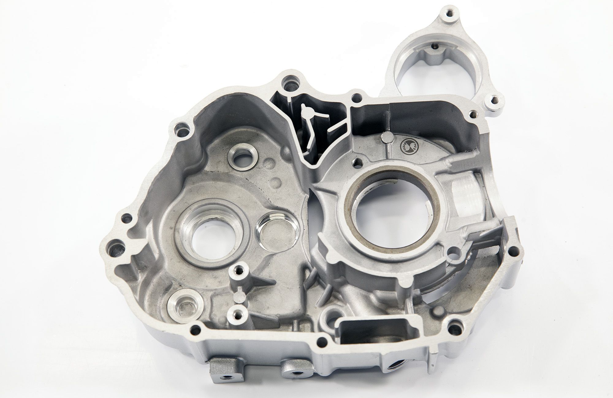 Картер двигателя левый BSE ZS154FMI