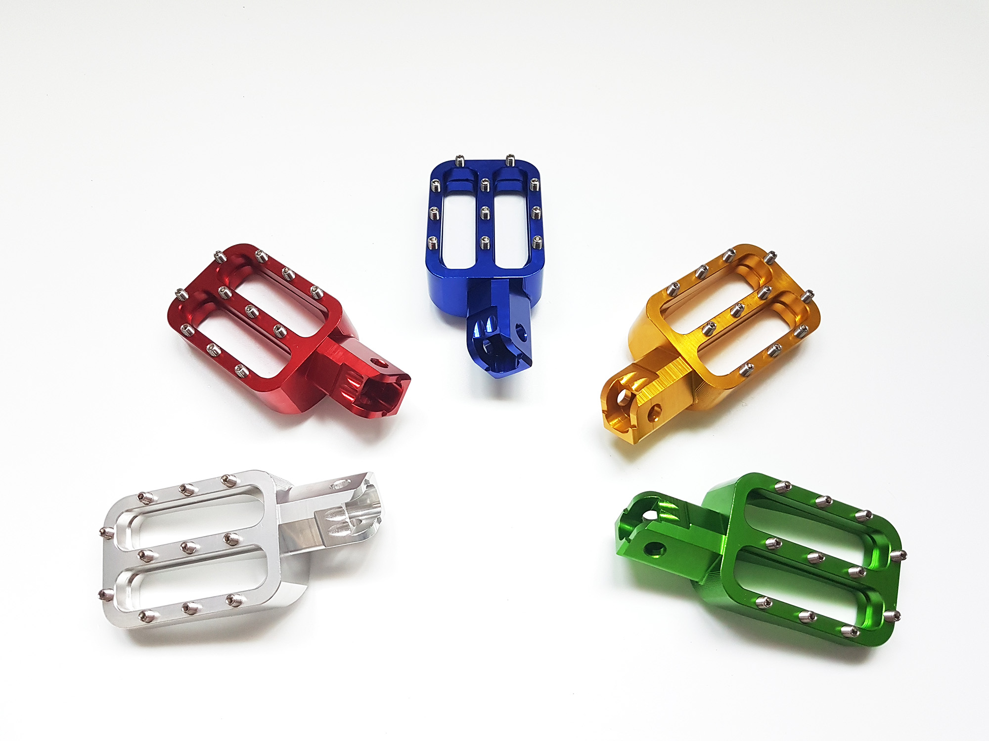 Подножки водителя CNC (пара) синие BSE M2 M2Y M4 M8 RTC 300 Z11 RTC 300R