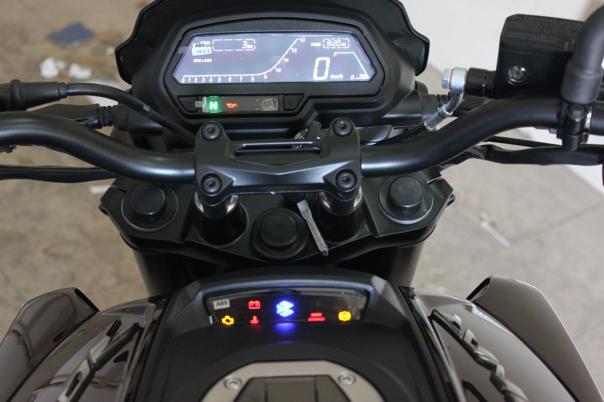 Мотоцикл BAJAJ DOMINAR 400