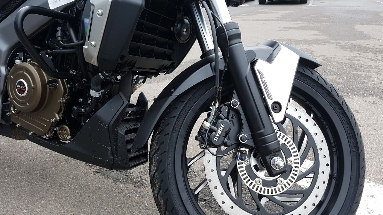 Мотоцикл BAJAJ DOMINAR 400