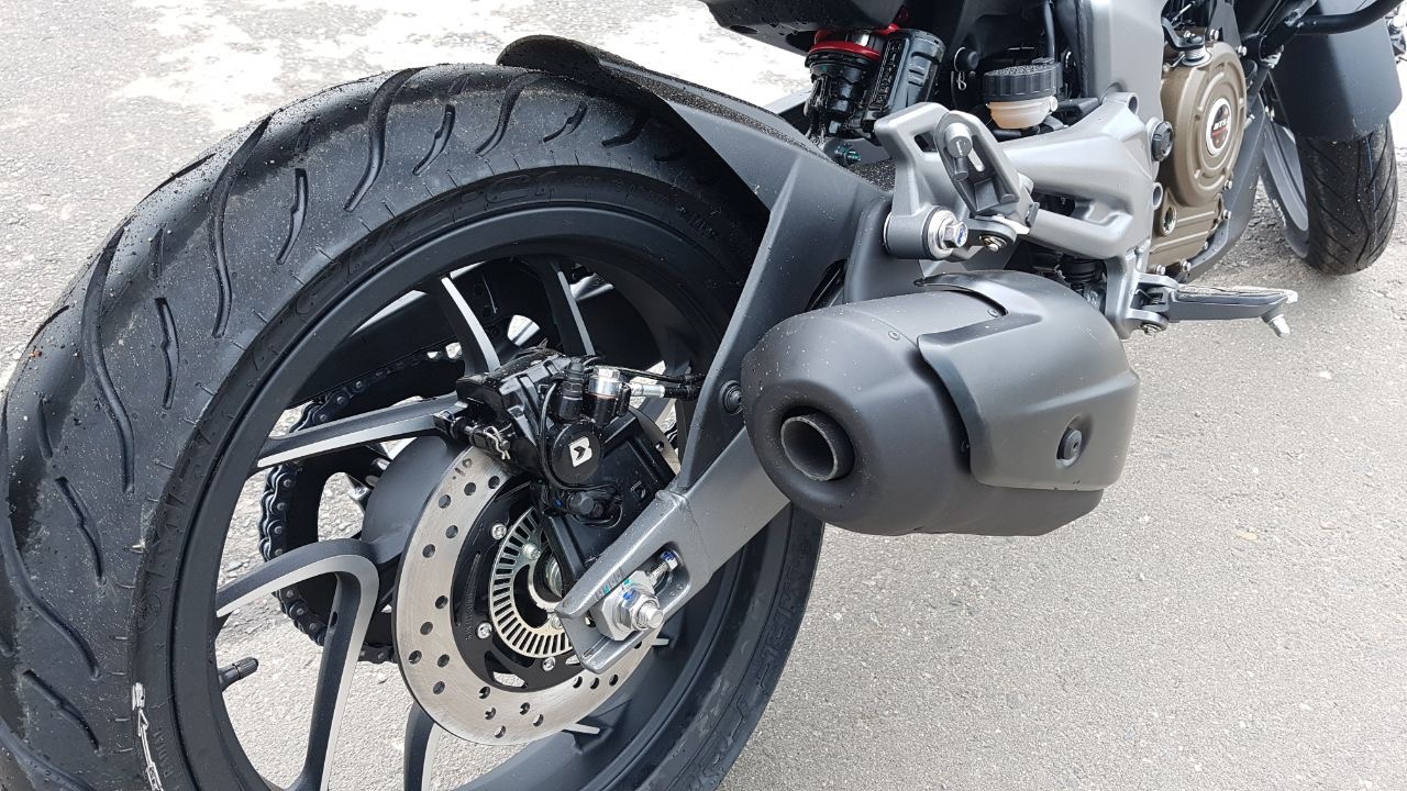 Мотоцикл BAJAJ DOMINAR 400