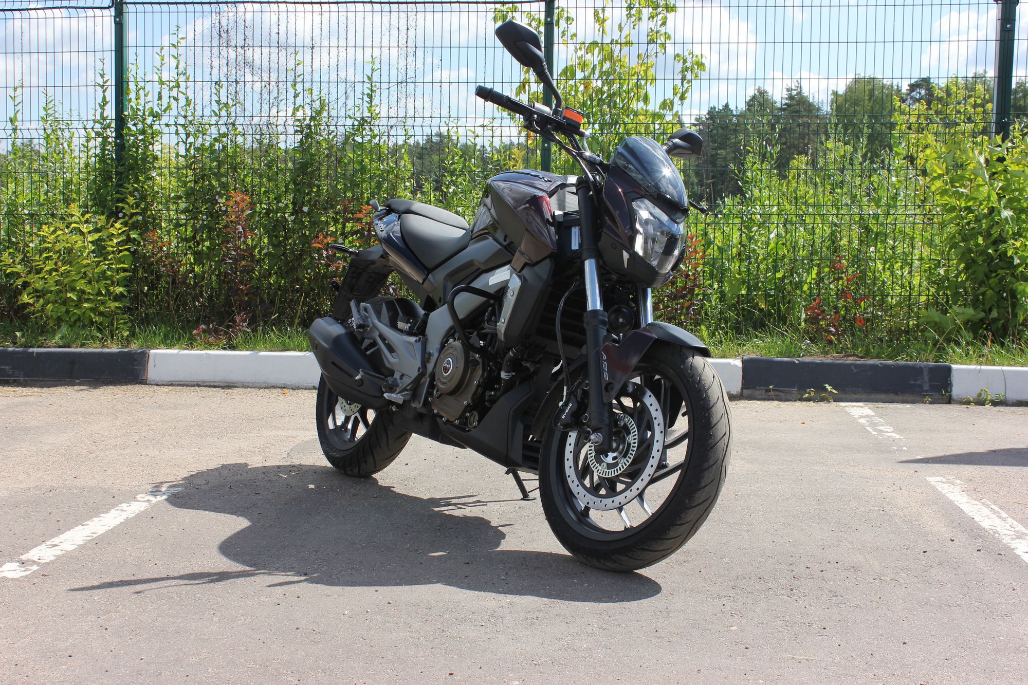 Мотоцикл BAJAJ DOMINAR 400