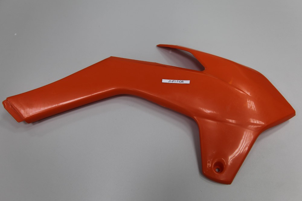 Пластик передний правый BSE J1, J2